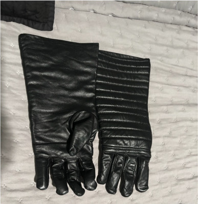 FP Gloves.jpg